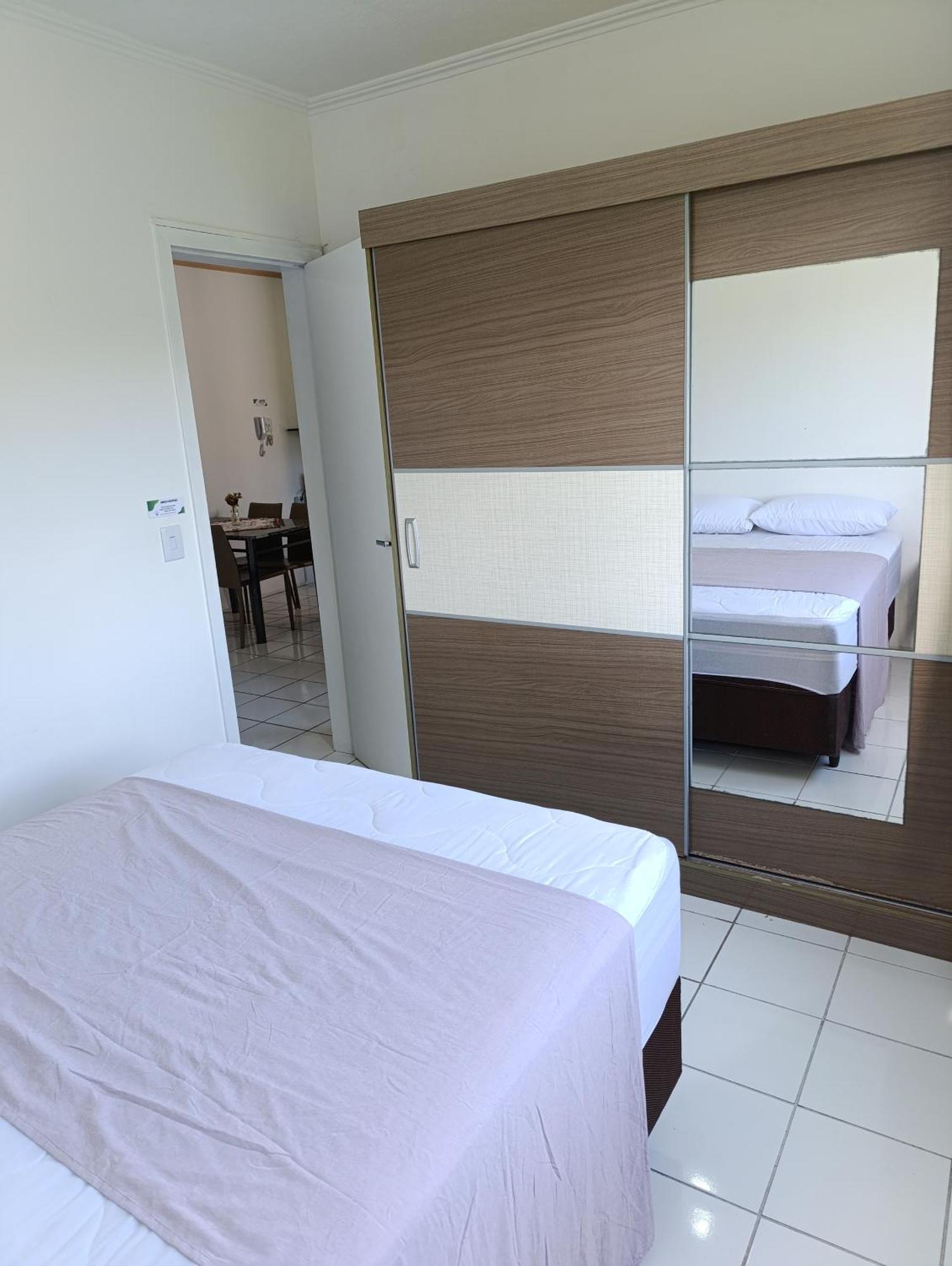 Apartamento Apto 2 Qtos - Baln. Camb. *
