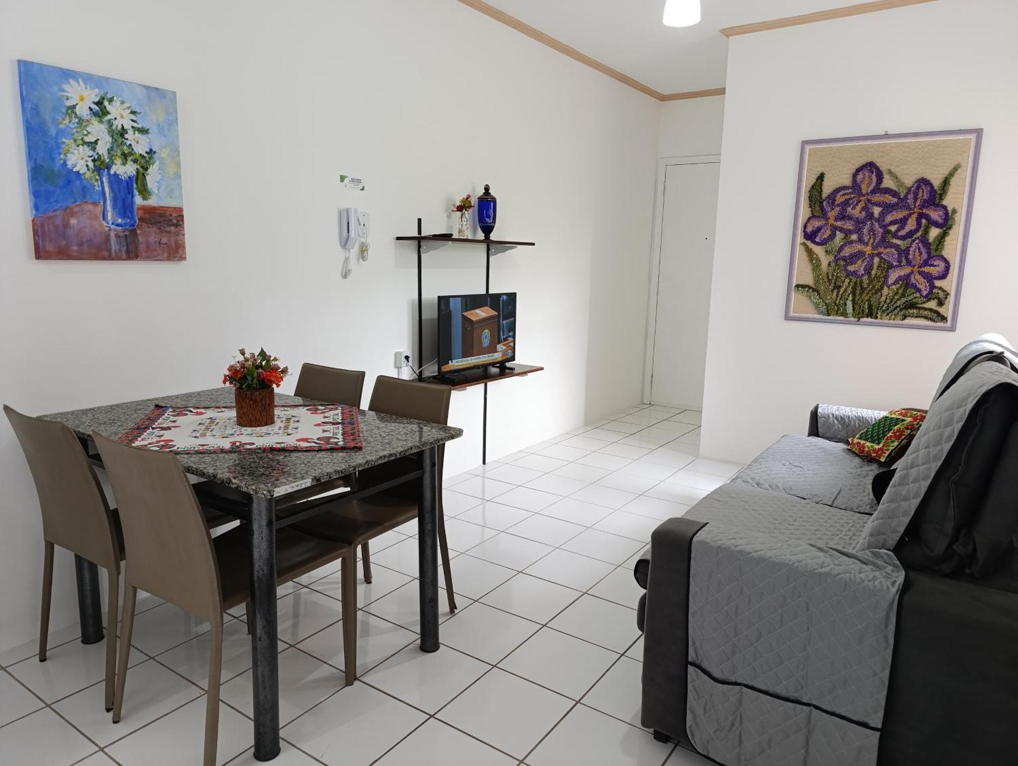 Apto 2 Qtos - Baln. Camb. Apartamento